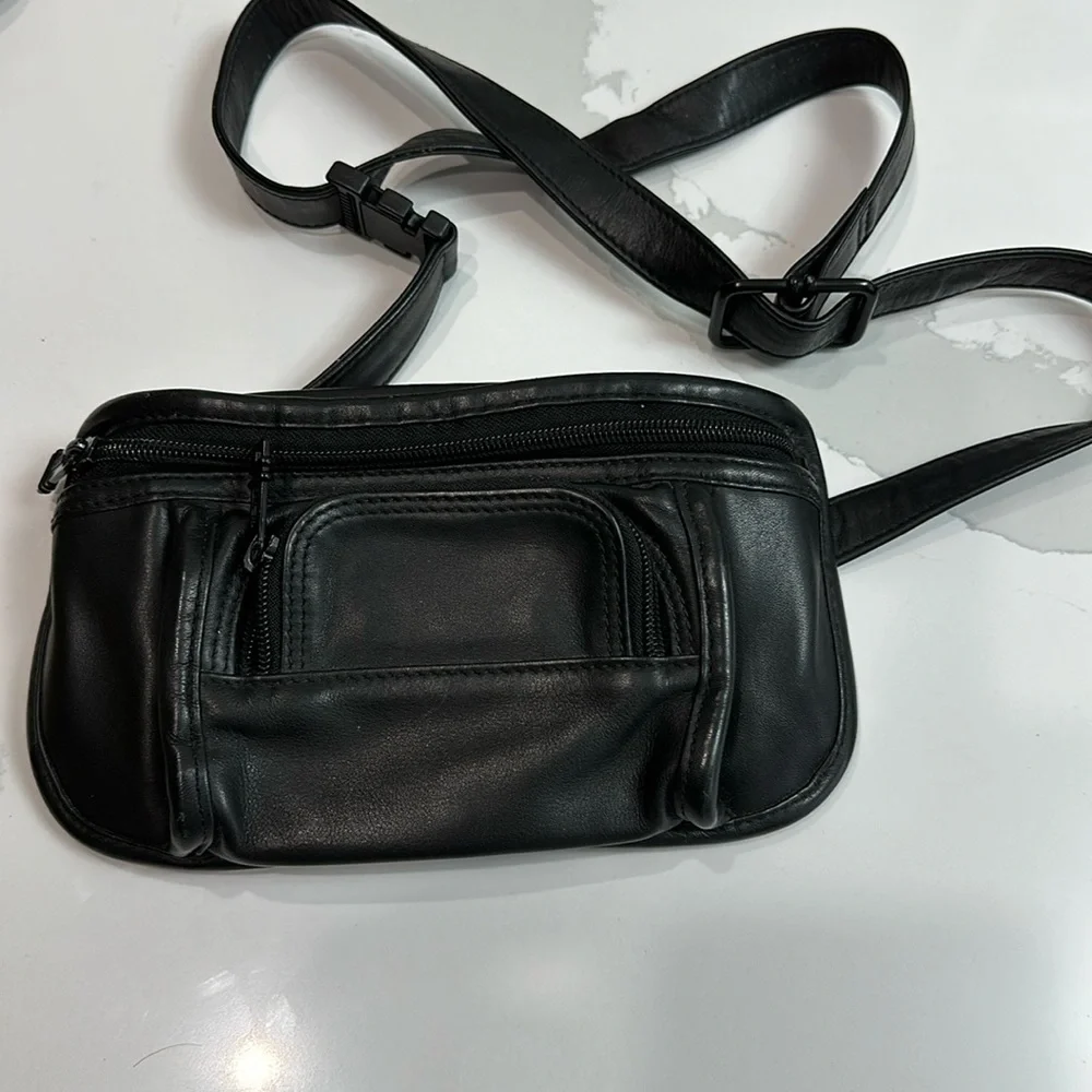 Tumi Black Leather Crossbody Belt Bag - Picture 1 of 8